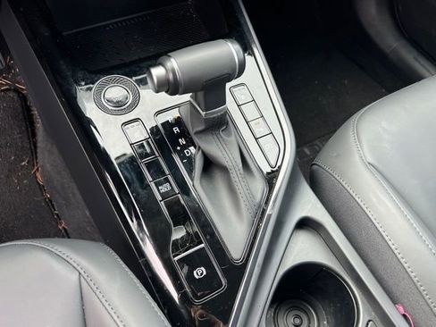 Certified 2024 Kia Niro EX image 22