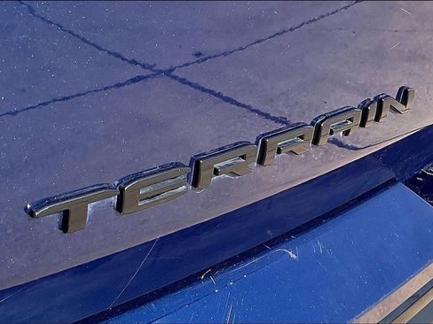 Used 2022 GMC Terrain SLE w/ Driver Convenience Package image 8