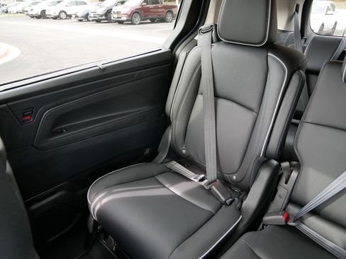 New 2026 Honda Odyssey Touring image 12