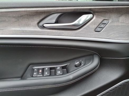 New 2026 Jeep Grand Cherokee Limited AWD/4WD image 11