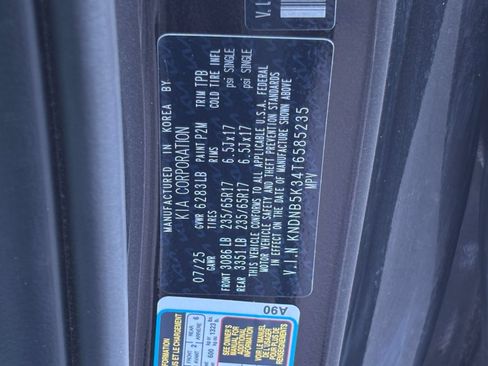 Used 2026 Kia Carnival FWD image 32
