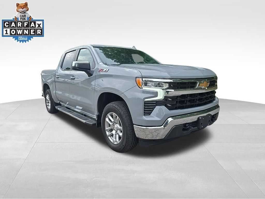 Used 2024 Chevrolet Silverado 1500 LT w/ Z71 Off-Road Package AWD/4WD image 9