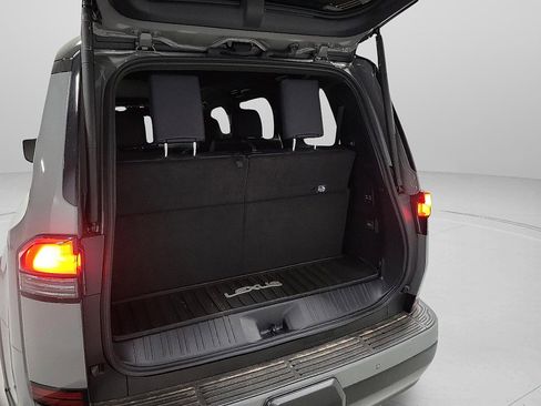 Used 2024 Lexus GX 550 w/ Accessory Package (2T) image 7