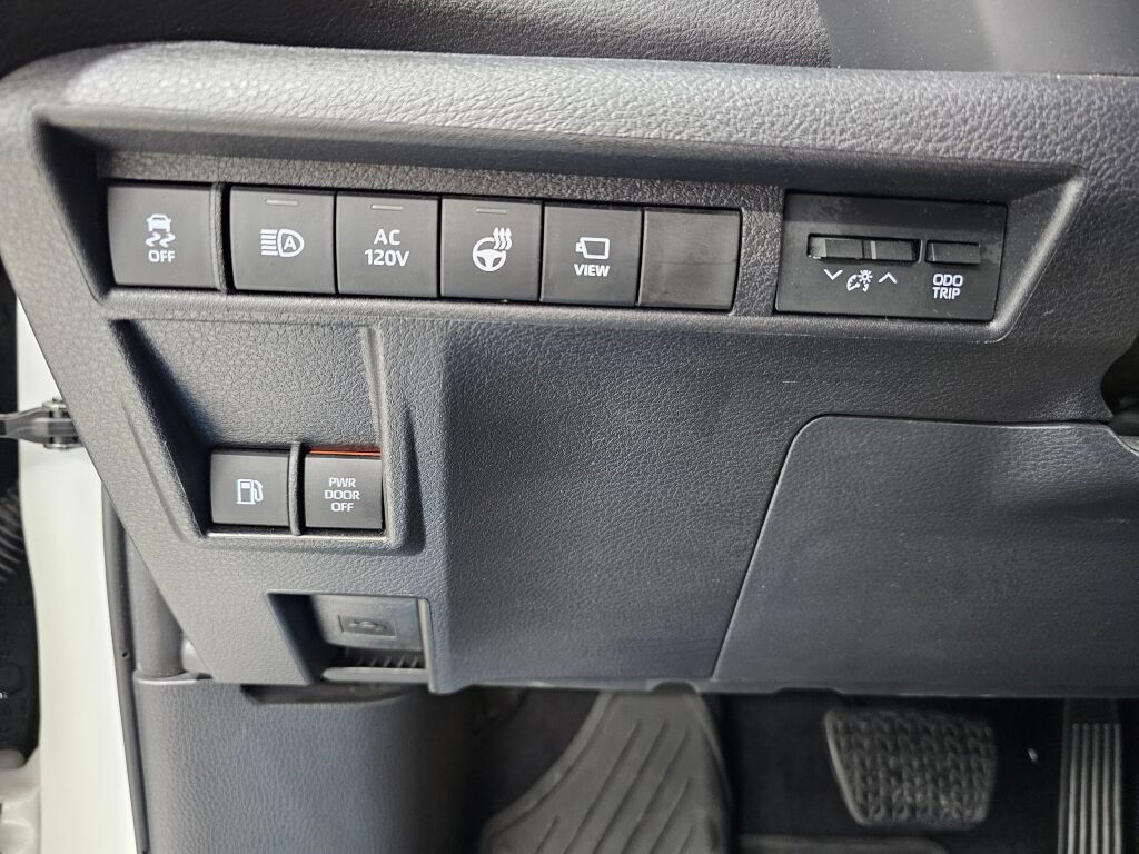 Used 2026 Toyota Sienna Platinum AWD/4WD image 30