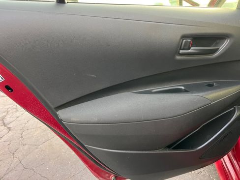 Used 2022 Toyota Corolla LE image 12