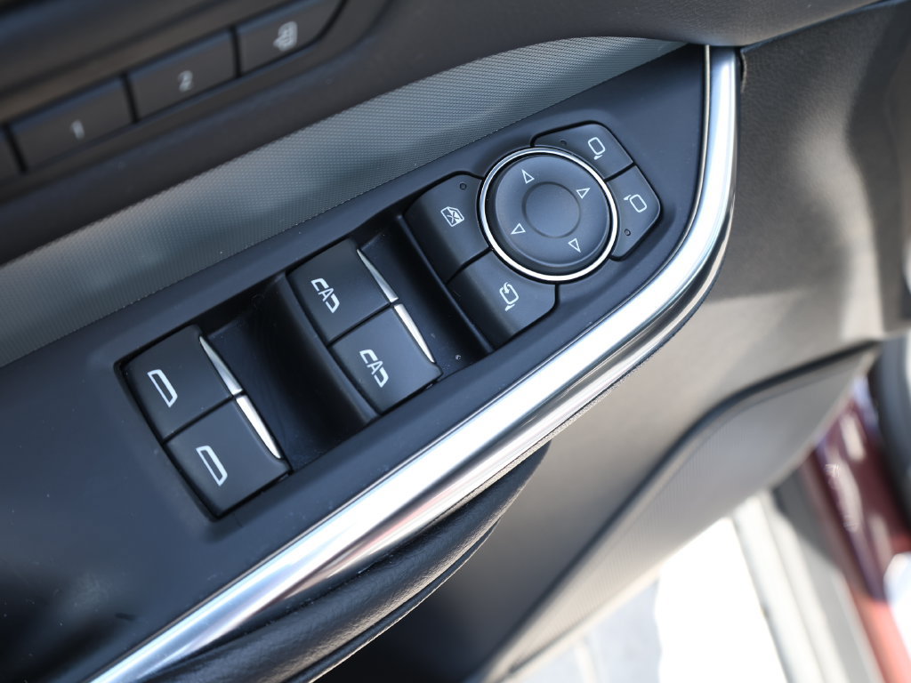 Used 2023 Cadillac XT4 Premium Luxury w/ Enhanced Visibility Package FWD image 12