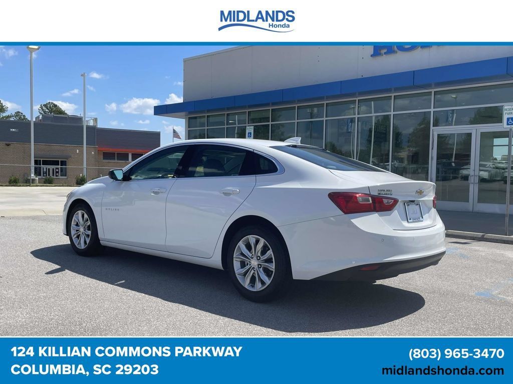 Used 2025 Chevrolet Malibu LT FWD image 4