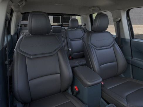 New 2025 Ford Maverick Lariat w/ Black Appearance Package image 10