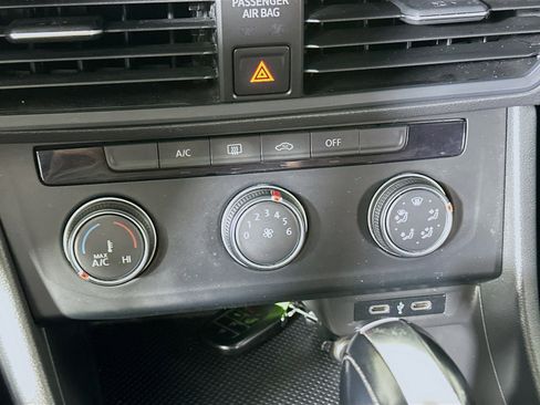 Used 2021 Volkswagen Jetta FWD image 23