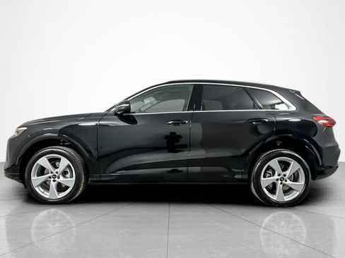 Used 2025 Audi Q5 Premium Plus w/ Premium Plus AWD/4WD image 2