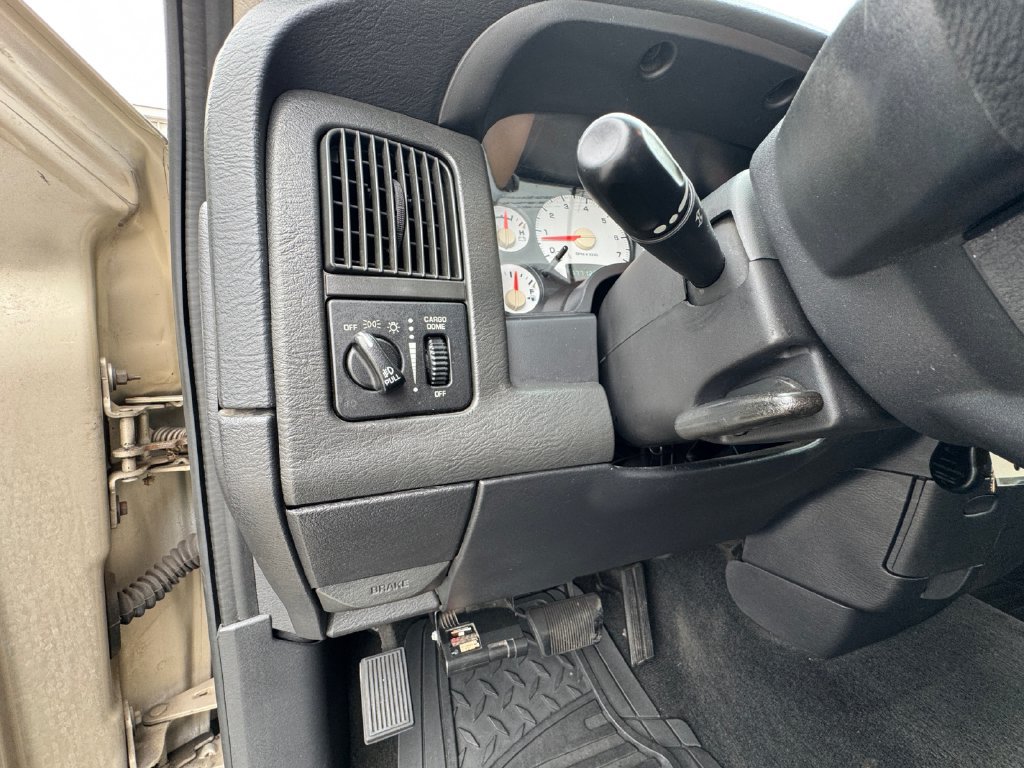 Used 2004 Dodge Ram 1500 Truck SLT w/ Trailer Tow Group RWD image 20