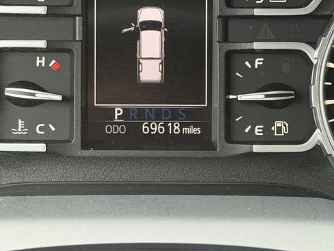 Used 2019 Toyota Tundra Platinum image 19