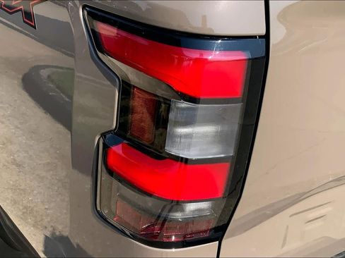 Used 2022 Nissan Frontier PRO-4X w/ Pro-4X Premium Package AWD/4WD image 28