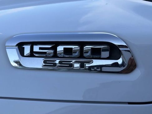 Used 2025 RAM 1500 Laramie AWD/4WD image 8