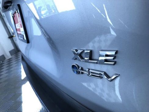 Used 2025 Toyota RAV4 XLE image 15