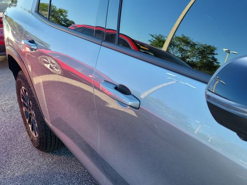 Used 2025 Chevrolet Traverse Z71 w/ Enhanced Driving Package image 14