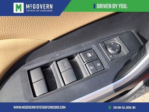 Used 2019 Toyota RAV4 LE w/ Carpet Mat Package image 10