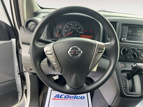 Used 2020 Nissan NV200 SV image 12