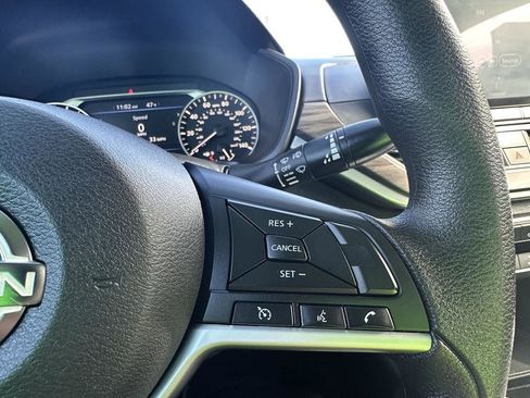 Used 2024 Nissan Altima 2.5 SV image 18