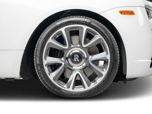 Used 2017 Rolls-Royce Wraith RWD image 29