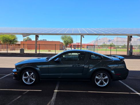 Used 2007 Ford Mustang GT Premium RWD image 2