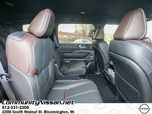 New 2025 Nissan Armada SL w/ Captain's Chari Seat Package image 18