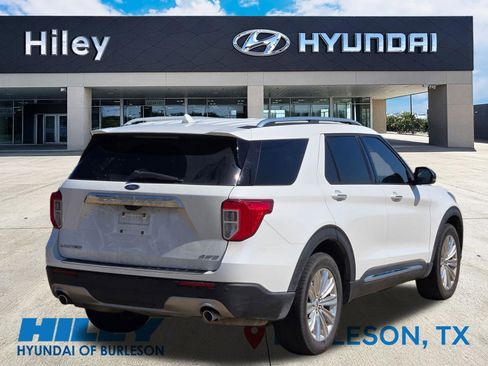 Used 2021 Ford Explorer Limited w/ Equipment Group 301A AWD/4WD image 4