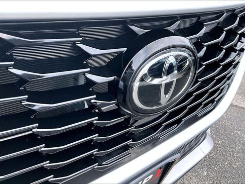 Certified 2024 Toyota Highlander XSE image 29