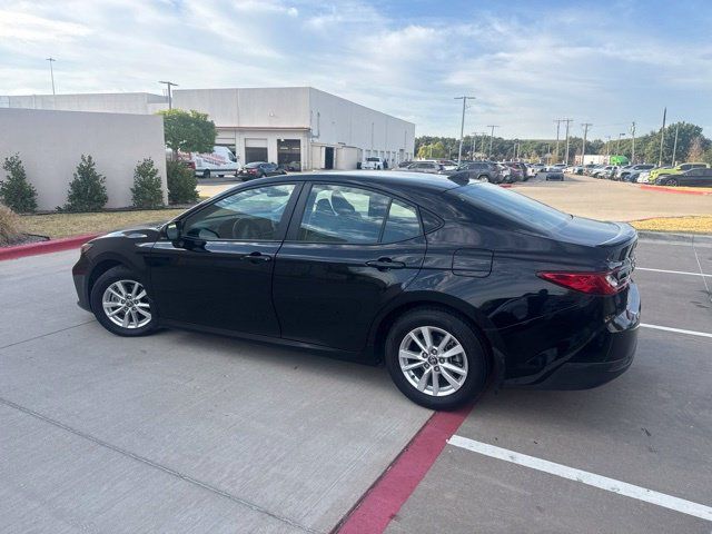 Used 2025 Toyota Camry LE w/ Convenience Package FWD image 5