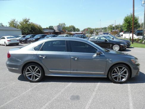 Used 2019 Volkswagen Passat 2.0T SE R-Line FWD image 7
