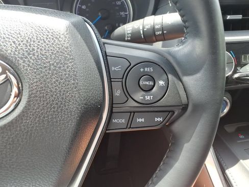 Used 2021 Toyota Venza LE w/ Carpet Mat Package (TMS) AWD/4WD image 21