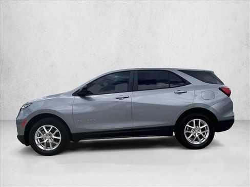 Used 2024 Chevrolet Equinox LS w/ Driver Confidence II Package FWD image 6