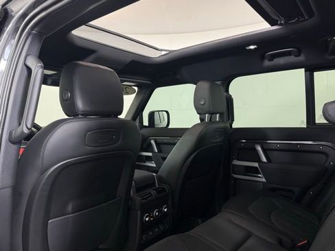 Used 2022 Land Rover Defender 110 X-Dynamic SE image 23