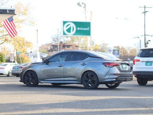 Used 2020 Nissan Sentra SR image 4
