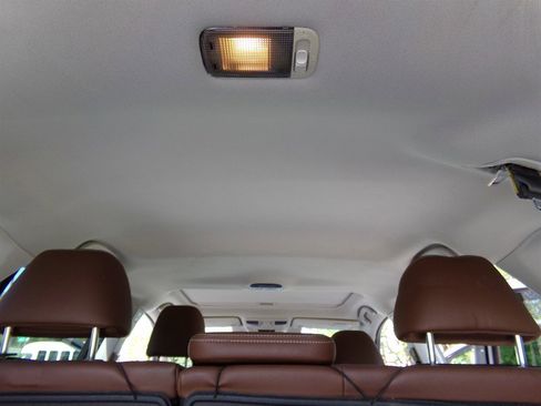 Used 2017 Subaru Outback 2.5i Touring image 30