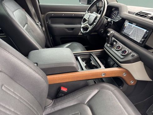 Used 2022 Land Rover Defender 110 X-Dynamic SE image 37