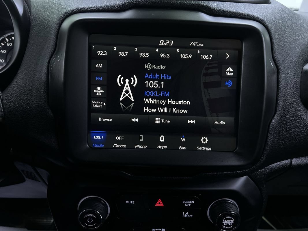 Used 2023 Jeep Renegade Latitude AWD/4WD image 21