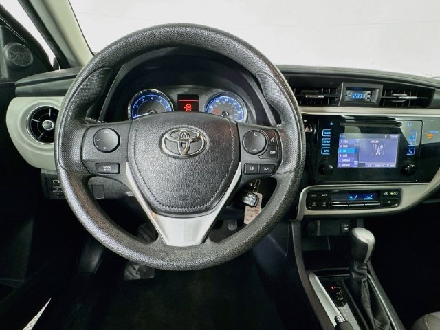 Used 2018 Toyota Corolla LE FWD image 10