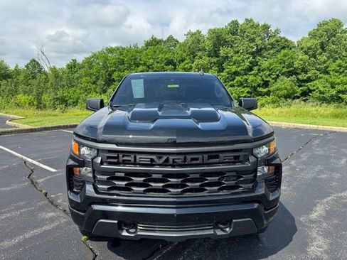 Used 2025 Chevrolet Silverado 1500 Custom Trail Boss w/ Dark Appearance Package AWD/4WD image 8