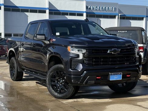 Used 2024 Chevrolet Silverado 1500 LT Trail Boss w/ Convenience Package II image 2