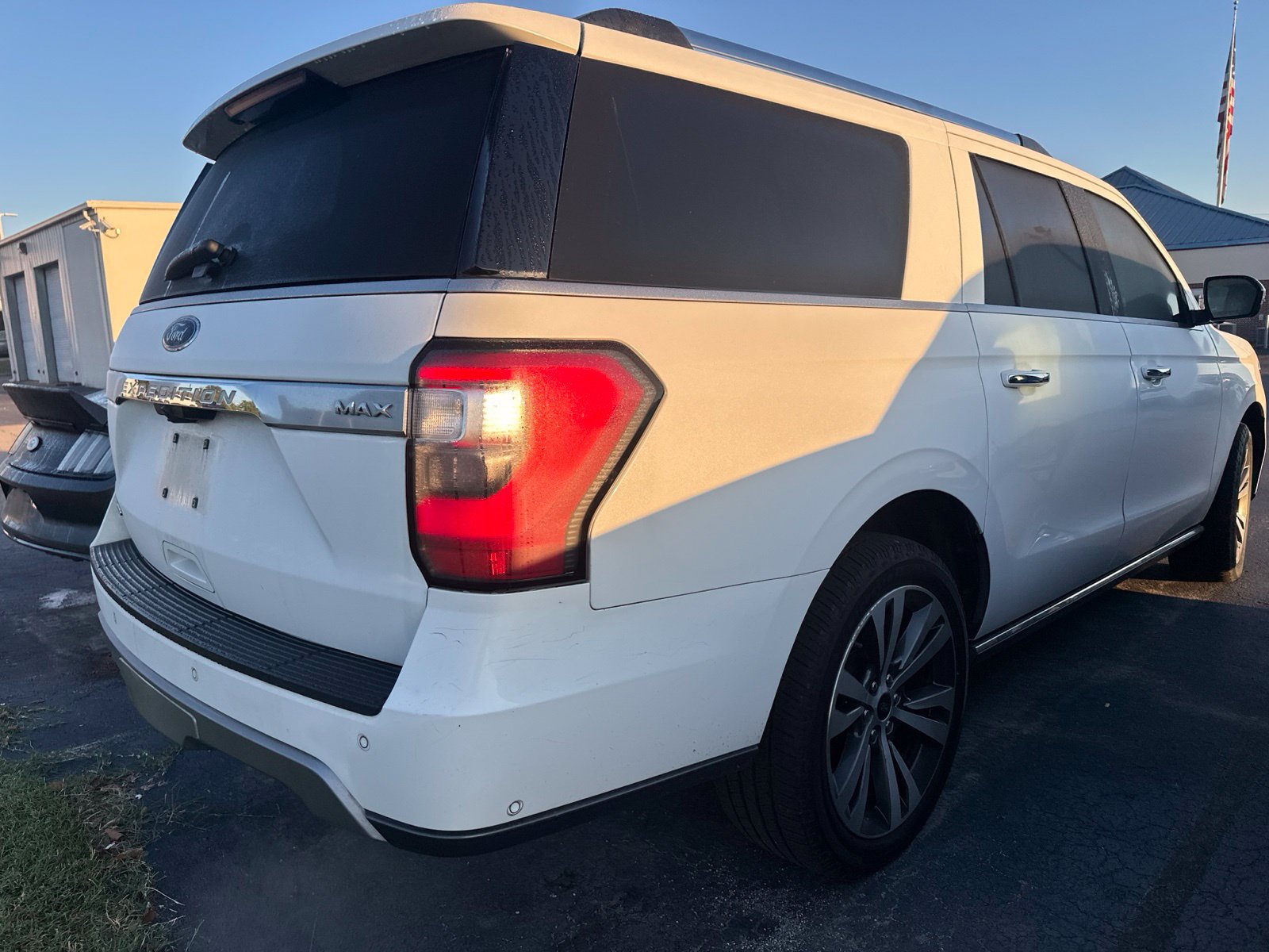 Used 2021 Ford Expedition Max Limited AWD/4WD image 4