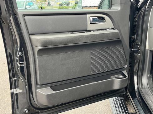Used 2013 Ford Expedition EL Limited image 32
