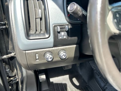 Used 2020 Chevrolet Colorado Z71 AWD/4WD image 14