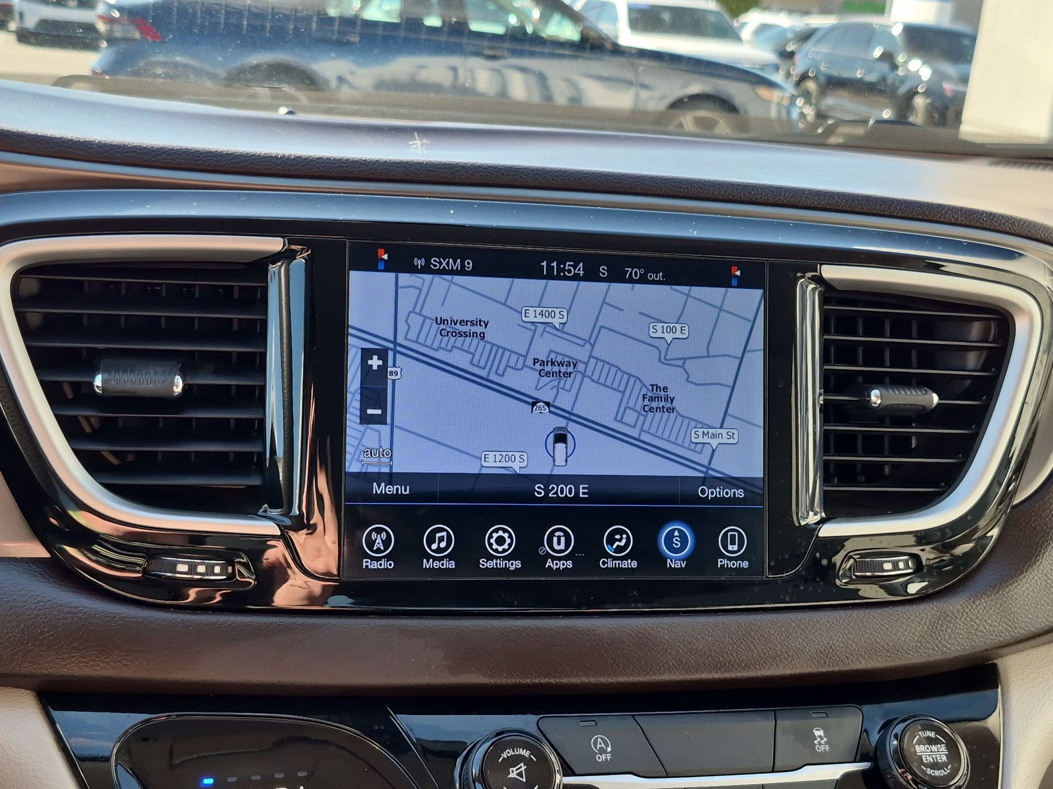 Used 2017 Chrysler Pacifica Touring FWD image 25