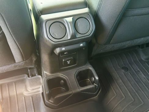 Used 2022 Jeep Wrangler Unlimited Sahara w/ Cold Weather Group AWD/4WD image 19
