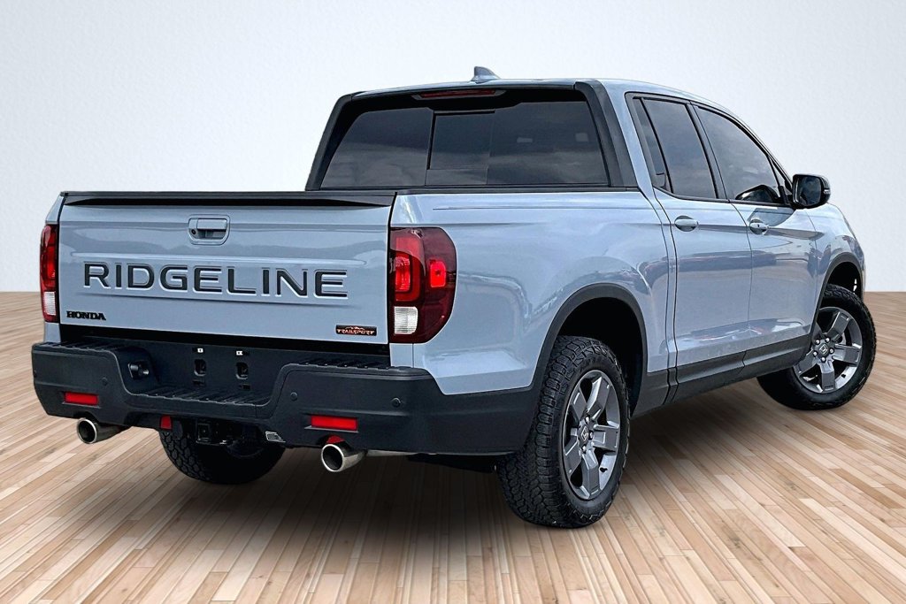 Used 2025 Honda Ridgeline TrailSport image 2