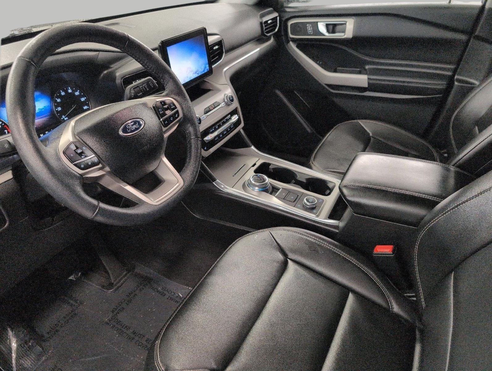 Used 2024 Ford Explorer XLT w/ Equipment Group 202A AWD/4WD image 10