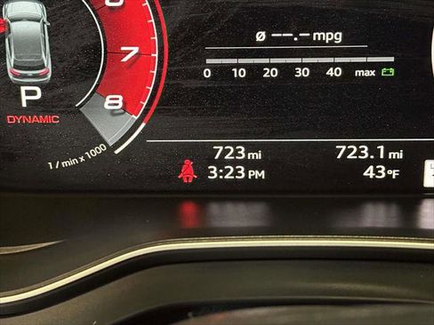 Used 2025 Audi SQ5 Premium Plus w/ Premium Plus Package image 26