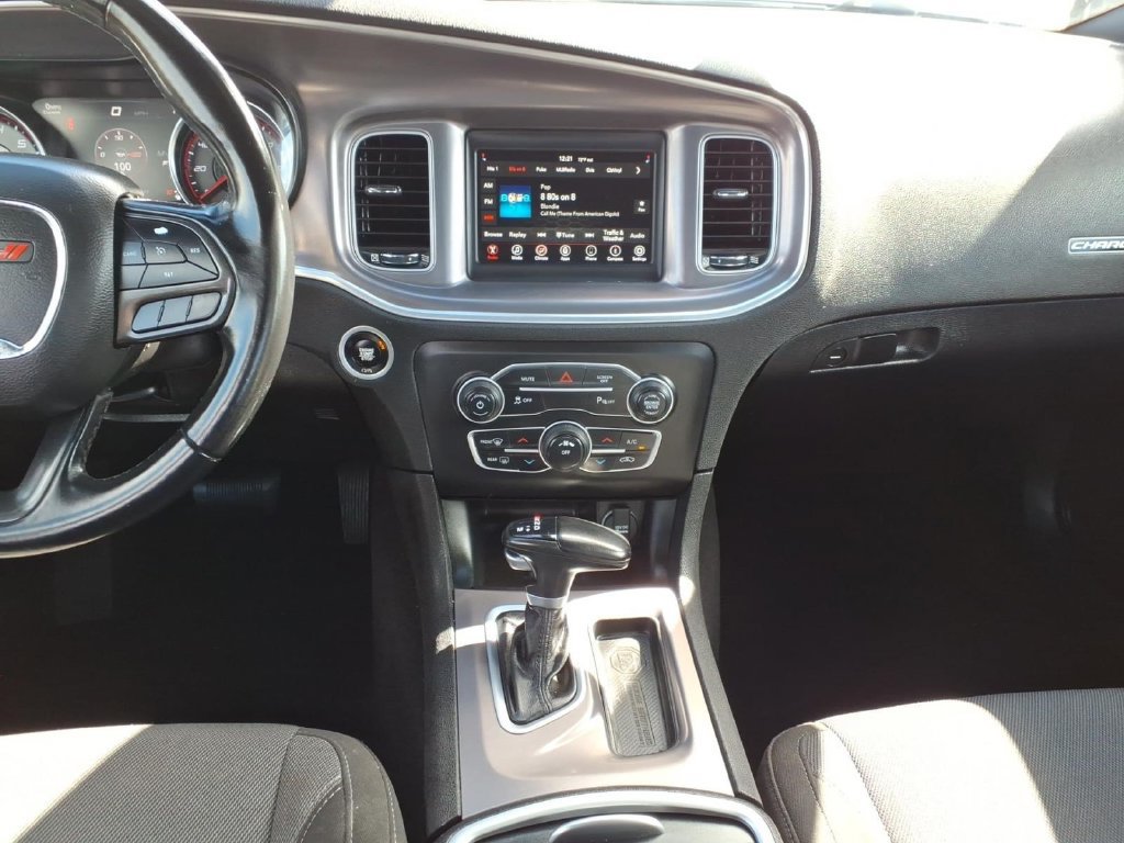 Used 2022 Dodge Charger SXT RWD image 16