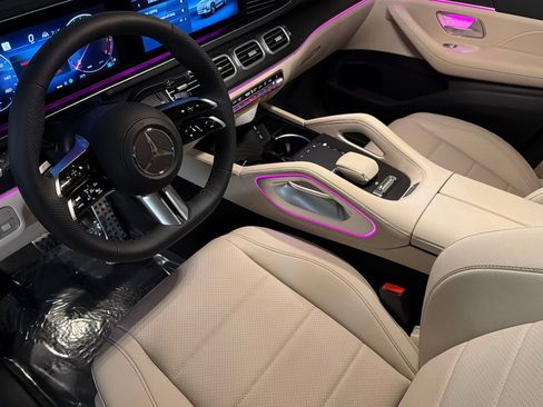 New 2026 Mercedes-Benz GLS 450 4MATIC image 9